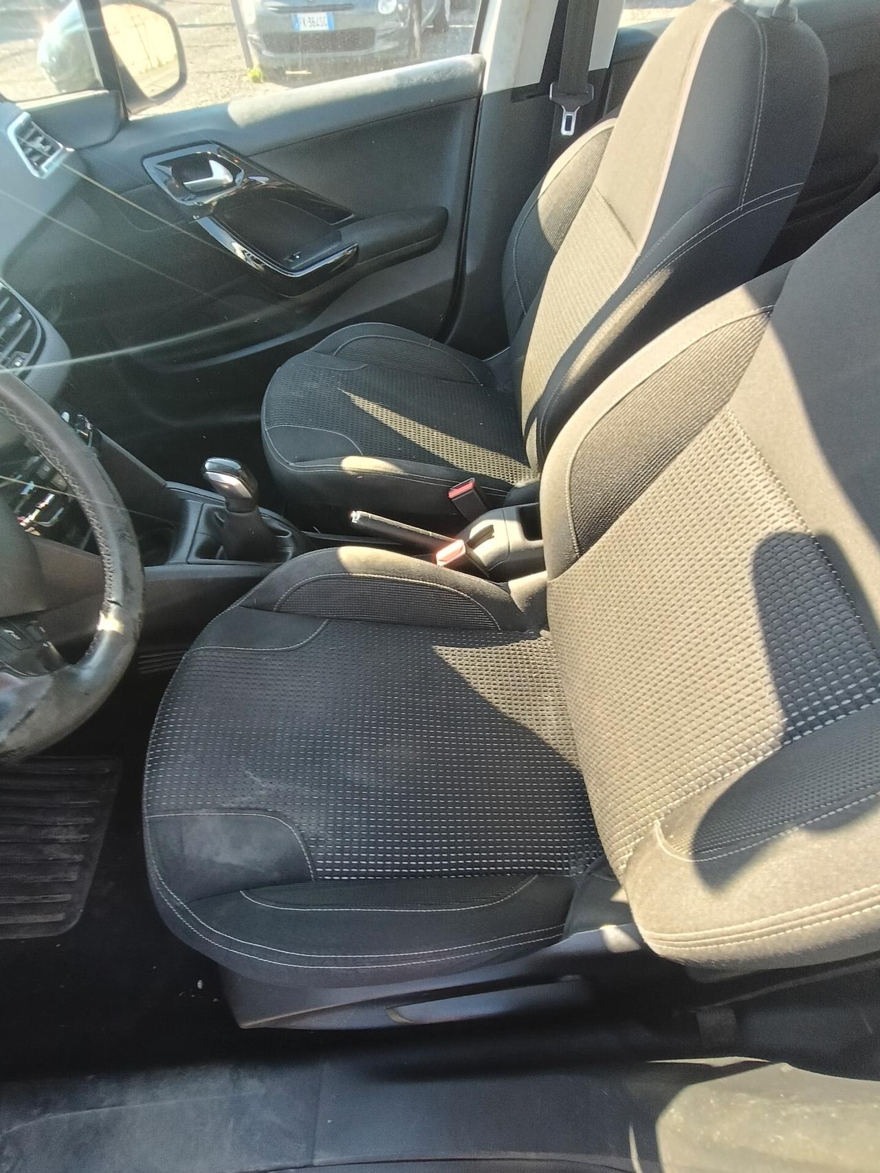 Peugeot 208 PureTech 82 5 porte Allure