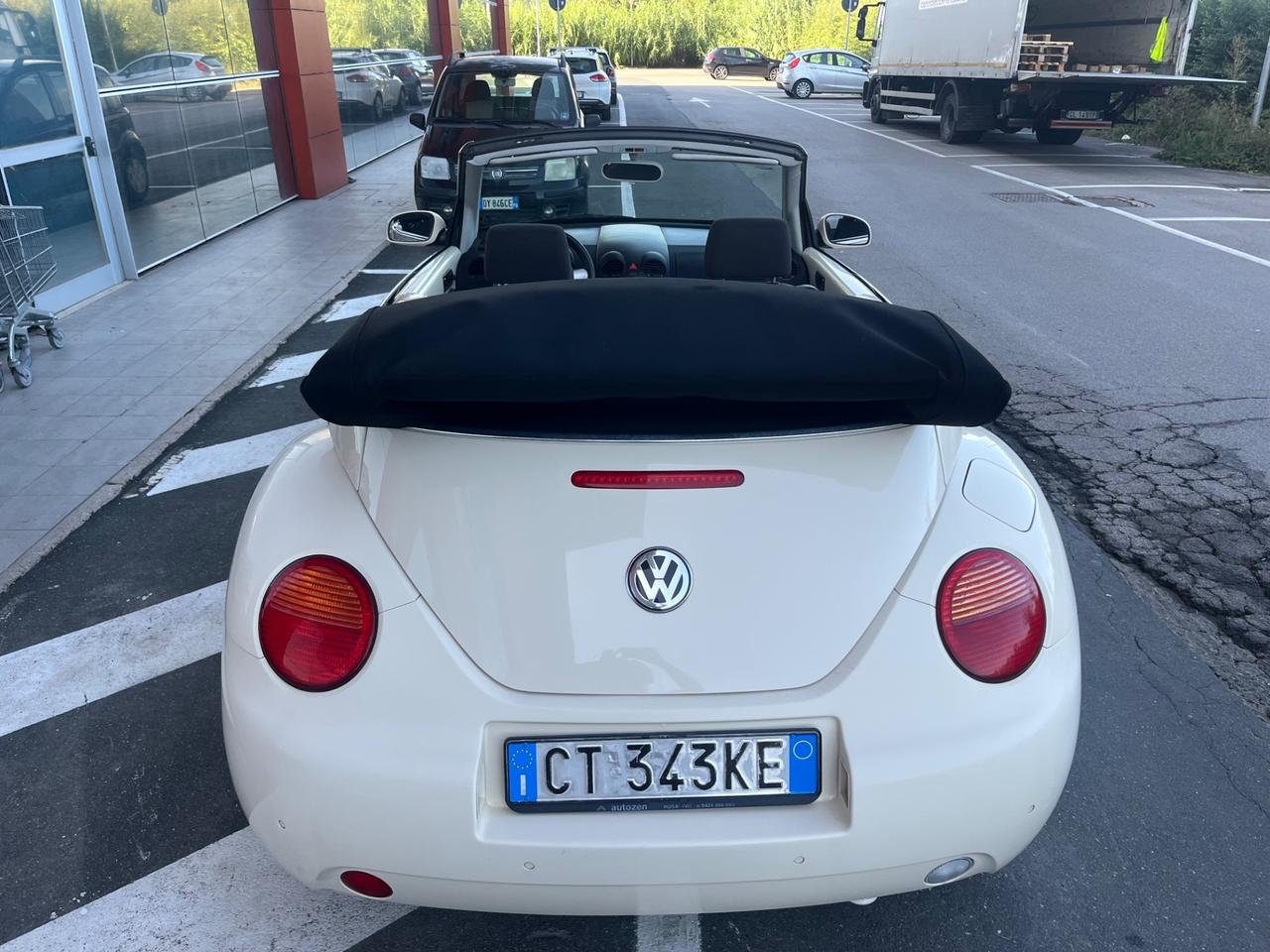 Volkswagen New Beetle 1.6 Cabrio 135.000 KM