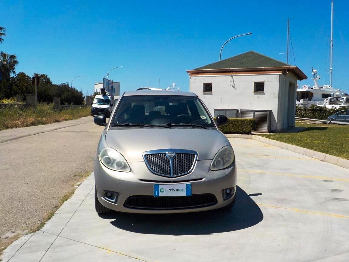Lancia Ypsilon 1.3 MJT 90 CV Oro