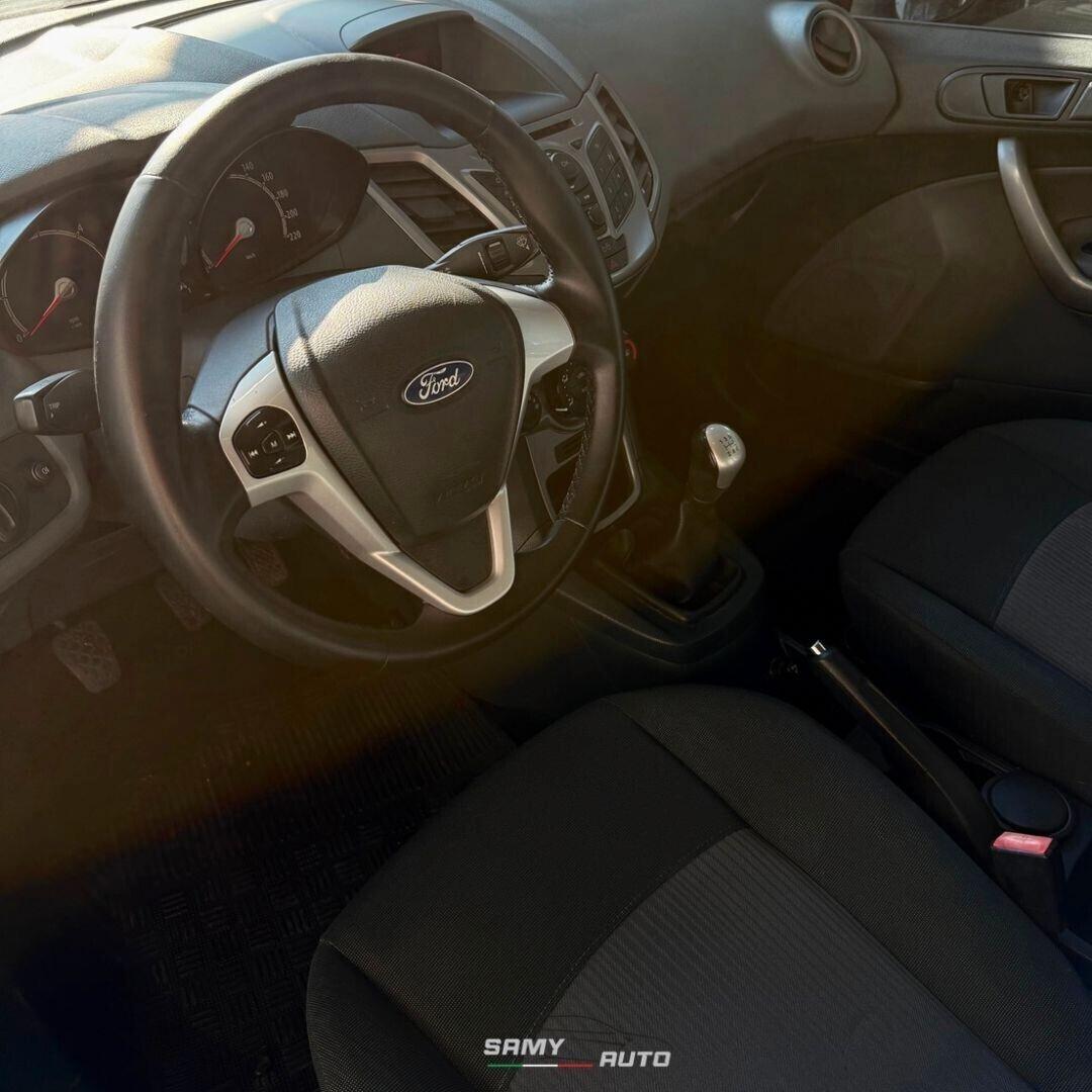 Ford Fiesta 1.4 TDCi 70CV 5 porte Titanium