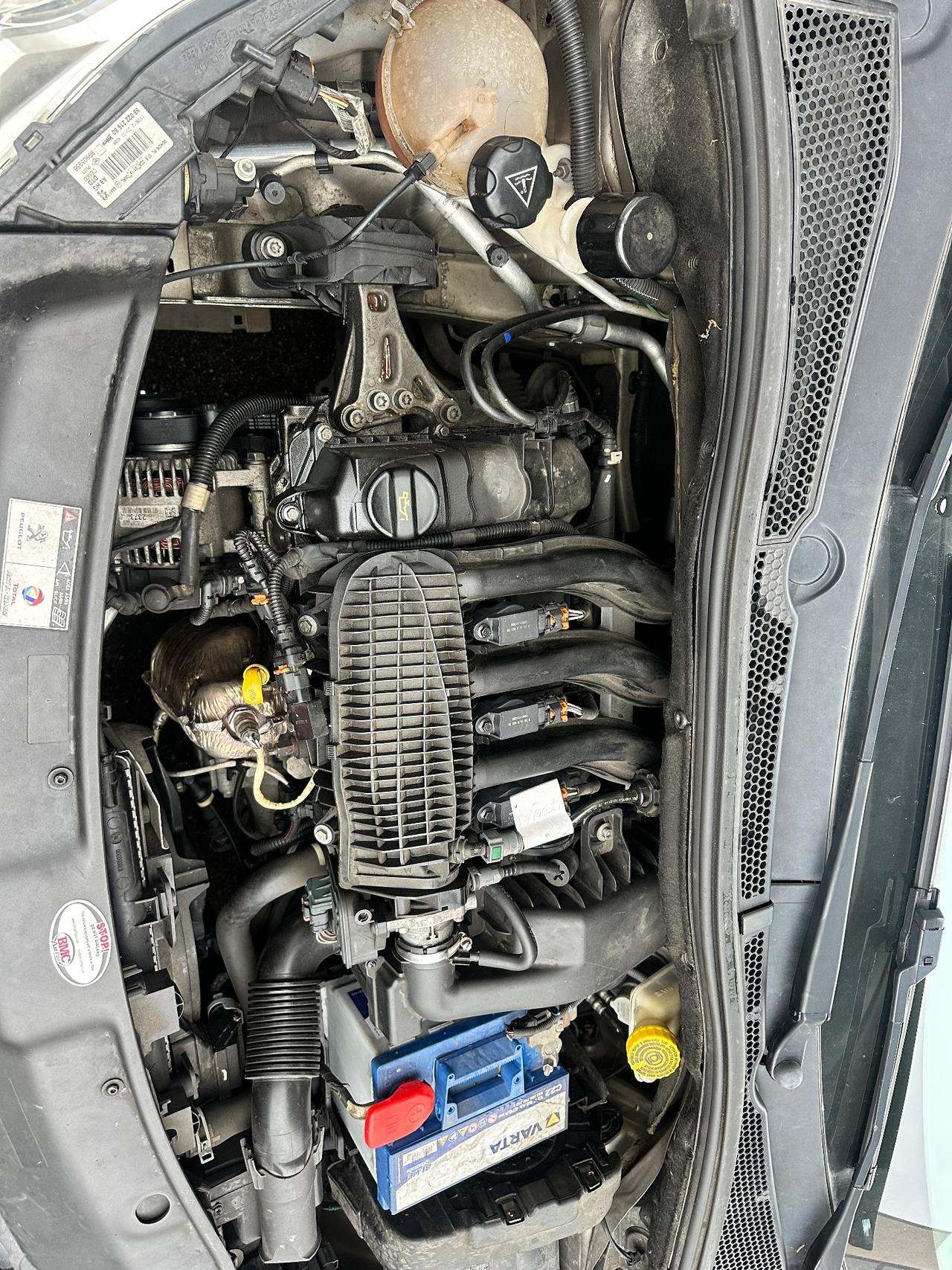 Peugeot 2008 BlueHDi 120 S&S Black Matt