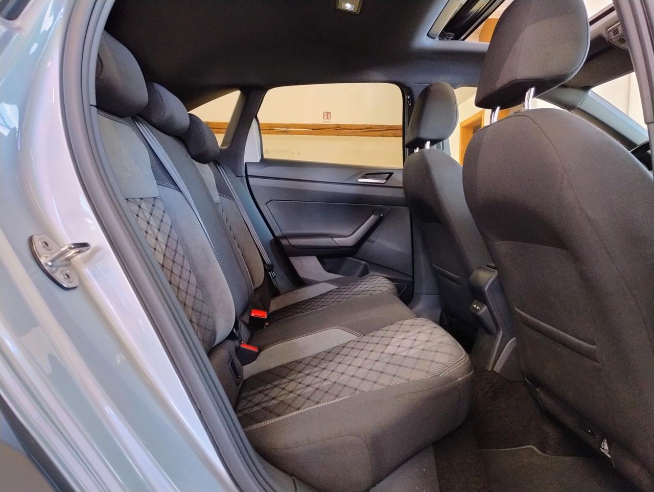 VOLKSWAGEN Taigo 1.0 TSI 110 CV R-Line TETTO IQLIGHT CARPLAY