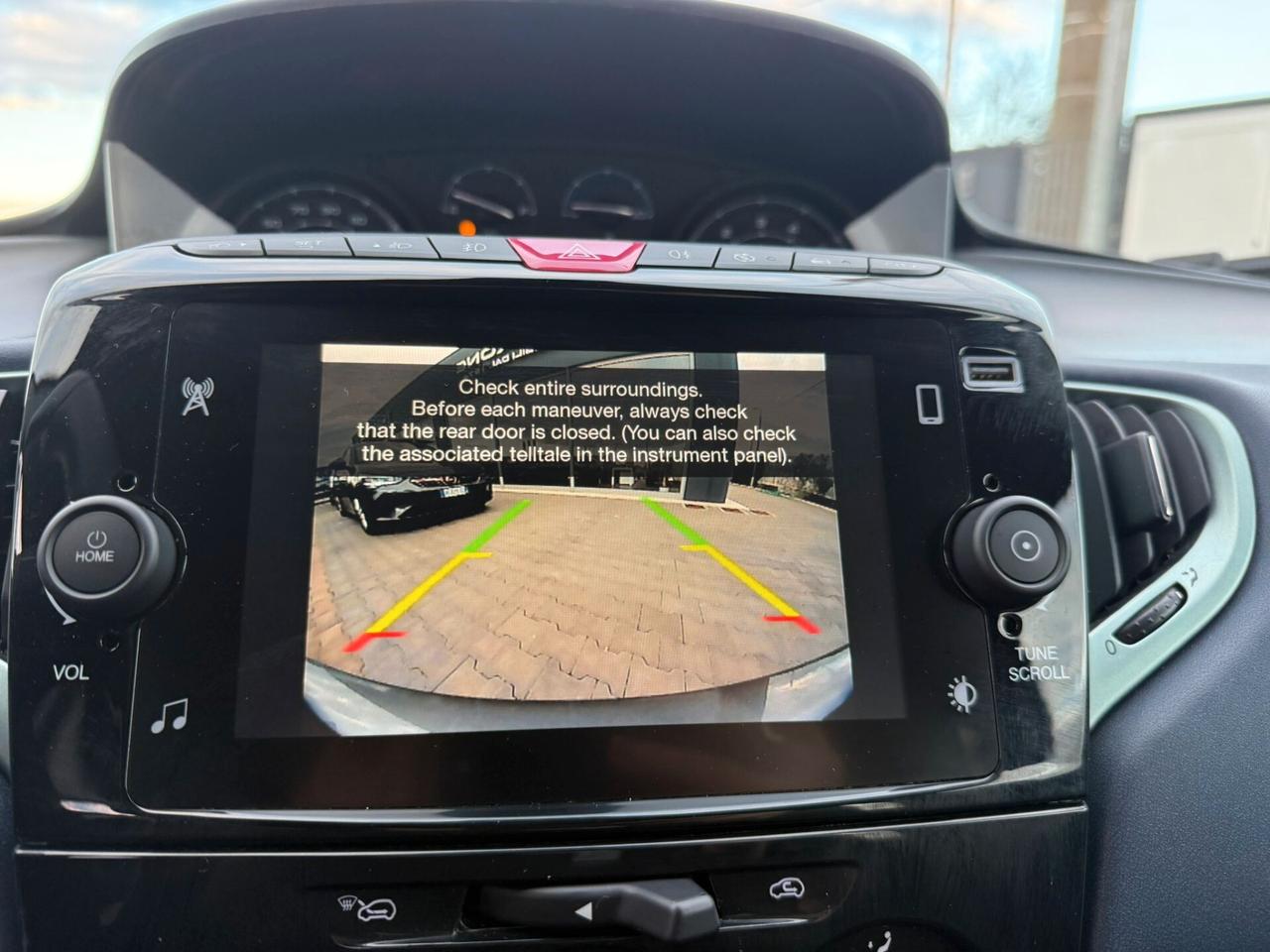 Lancia Ypsilon 1.0 FireFly 5 porte S&S Hybrid Platino