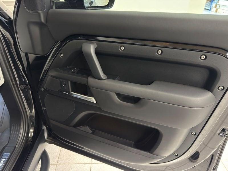Land Rover Defender 3.0D I6 200 110 X-Dynamic SE AWD auto.