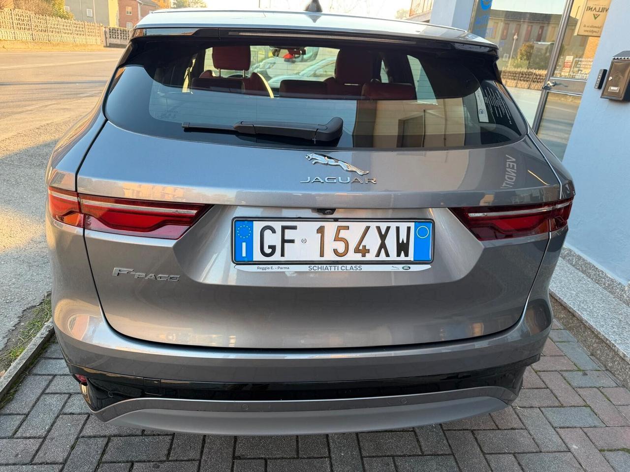 Jaguar F-Pace 2.0 D 163 CV AWD AUT. R-DYNAMIC SE