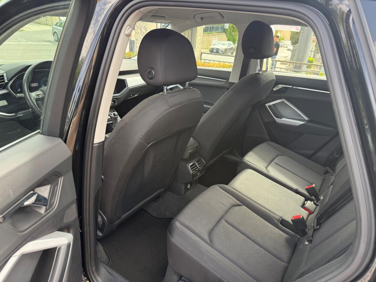 Audi Q3 35 TDI S tronic Business Advanced