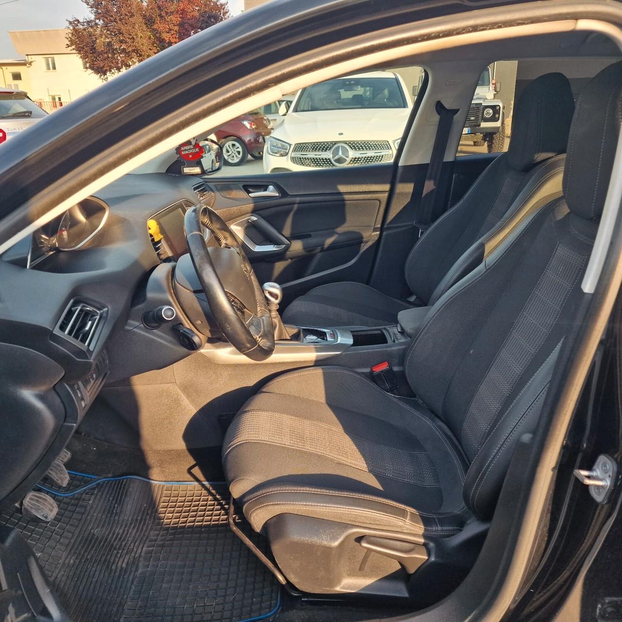 Peugeot 308 PureTech Turbo 130 S&S SW Allure