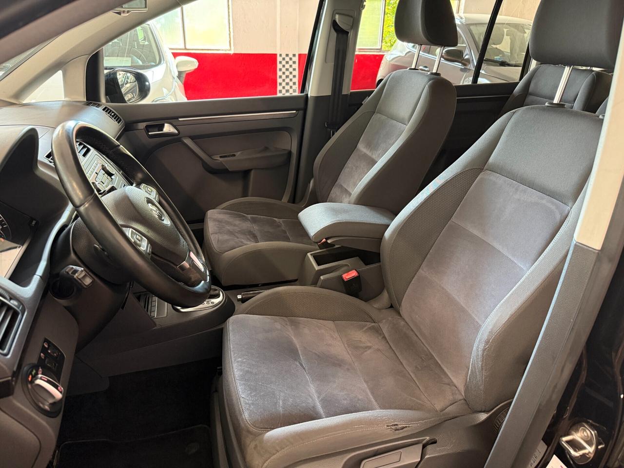 Volkswagen Touran 2.0 TDI 170 CV DSG - CINGHIA OK