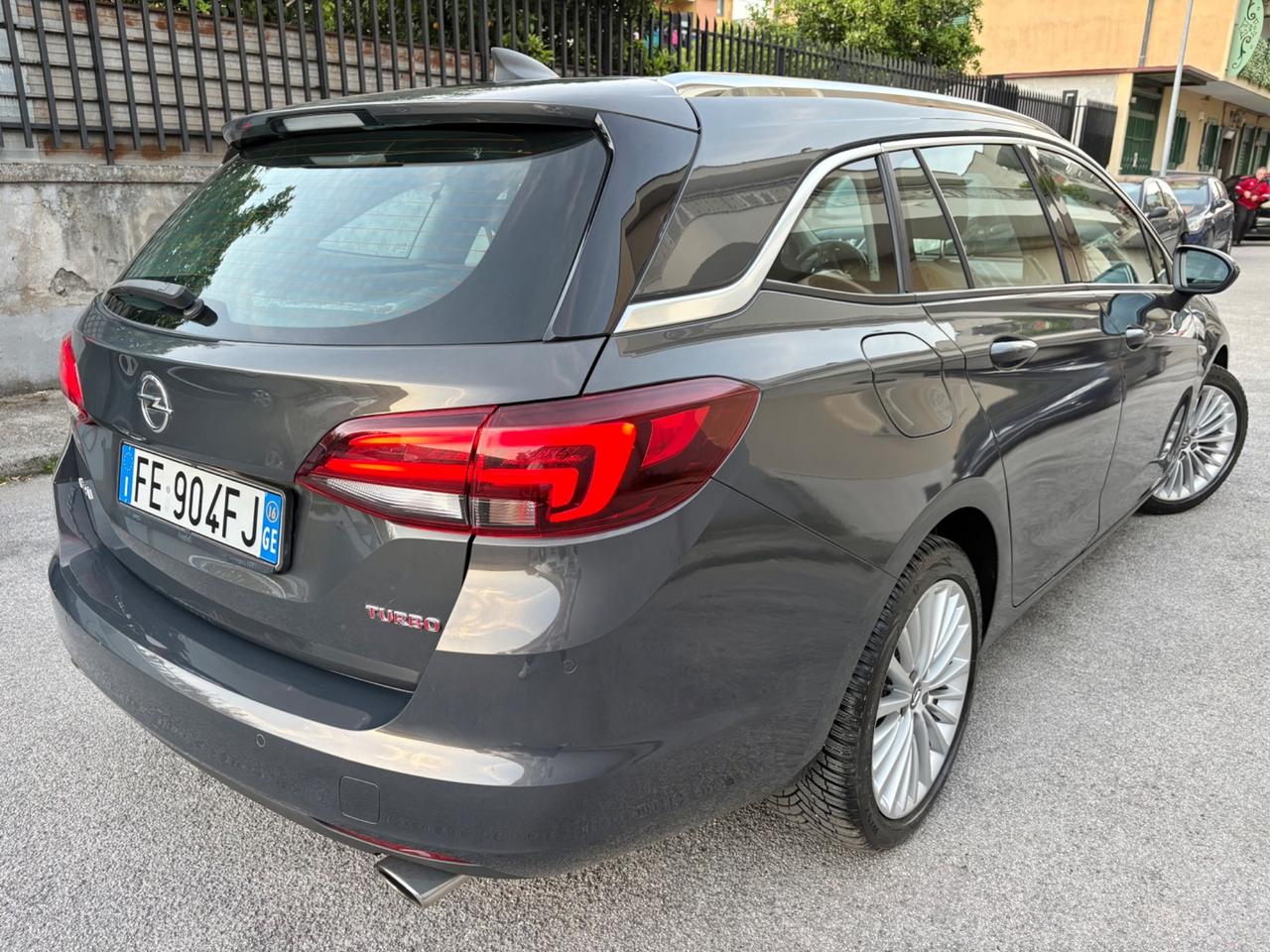 Opel Astra 1.6 T. benz. 200CV magnifica