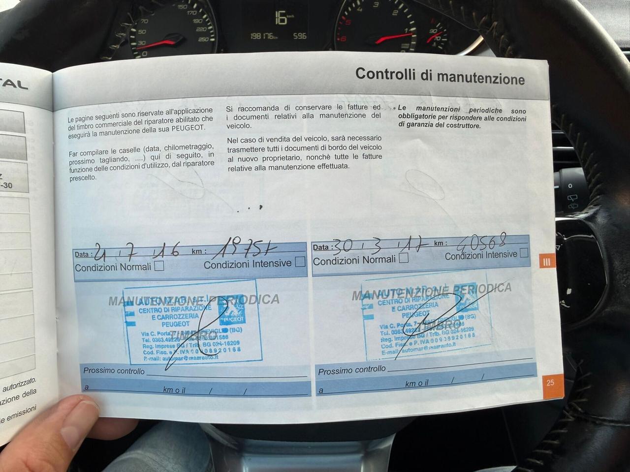 Peugeot 308 Berlina HDi 100 CV EURO 6B