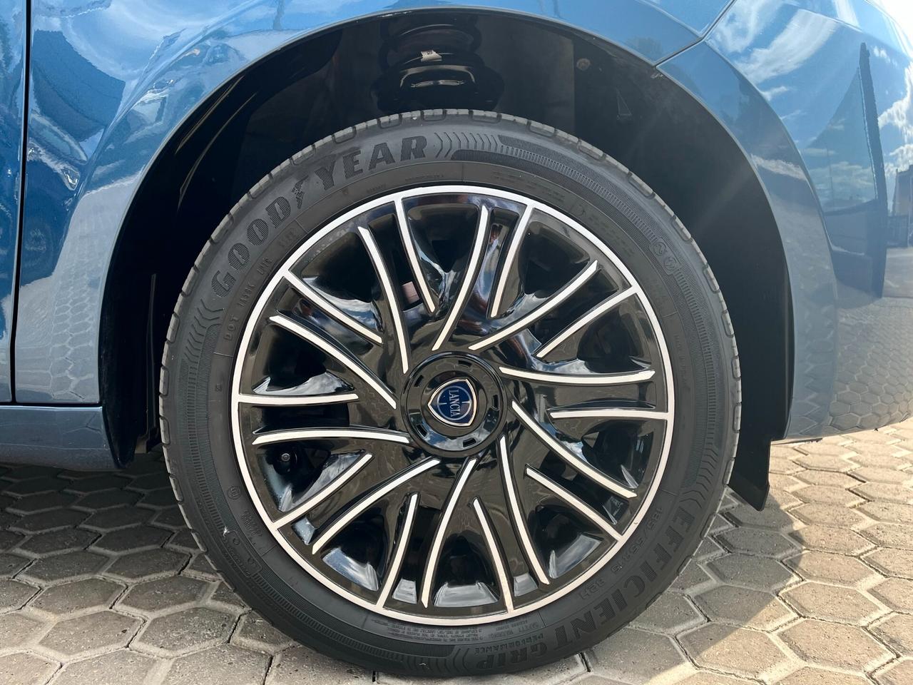 Lancia Ypsilon 1.0 FireFly 5 porte S&S Hybrid Silver Plus