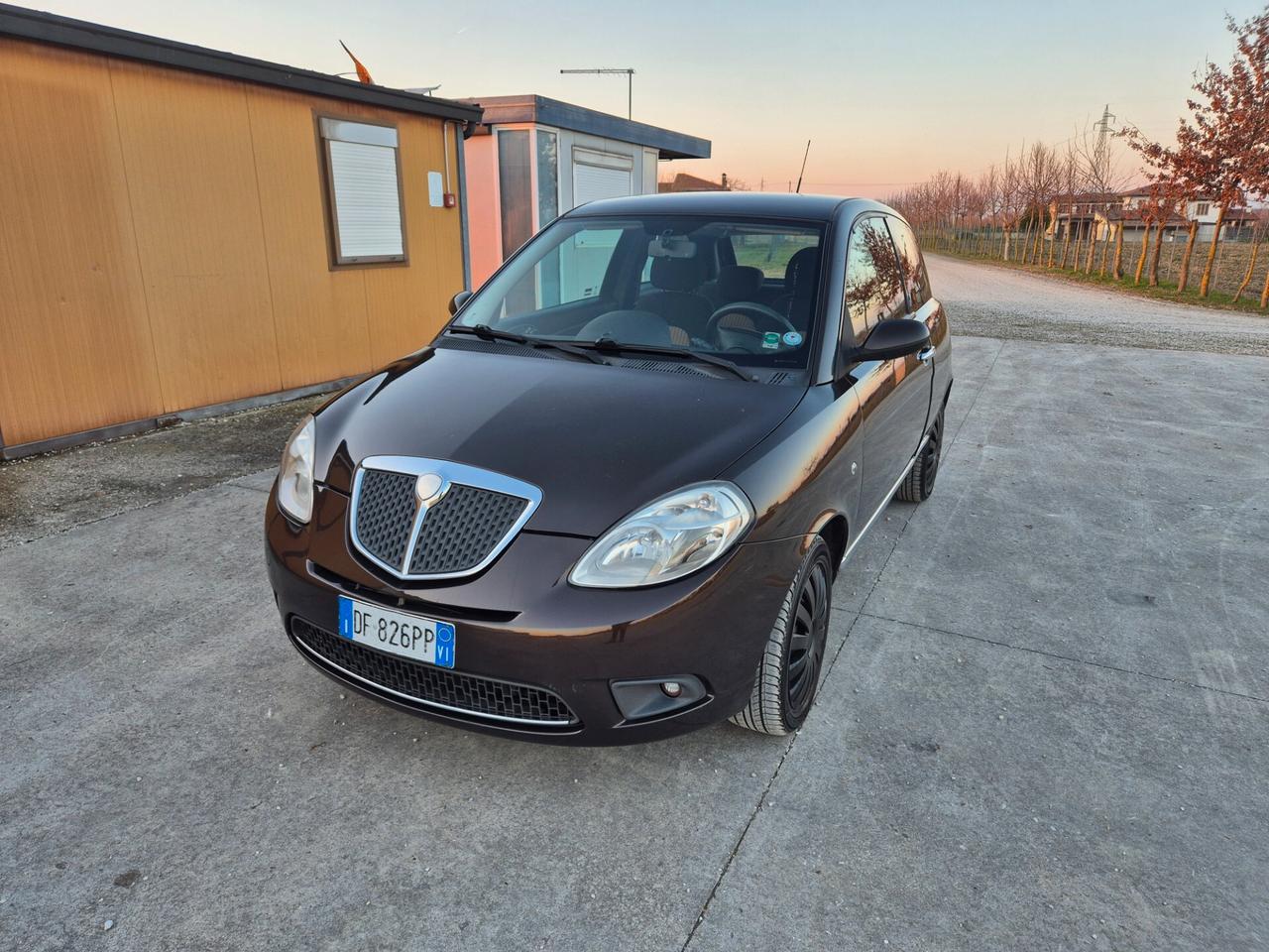 Lancia Ypsilon 1.3 MJT 75 CV