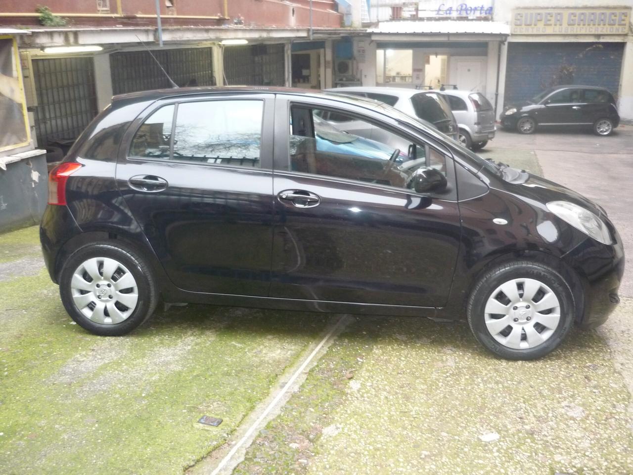 Toyota Yaris 1.0 5 porte Sol