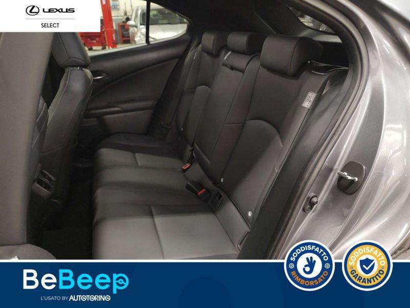 Lexus UX 250H 2.0 MIDNIGHT 4WD CVT