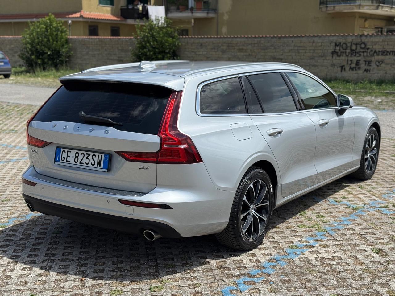 VOLVO V60 2021 B4 Geartronic