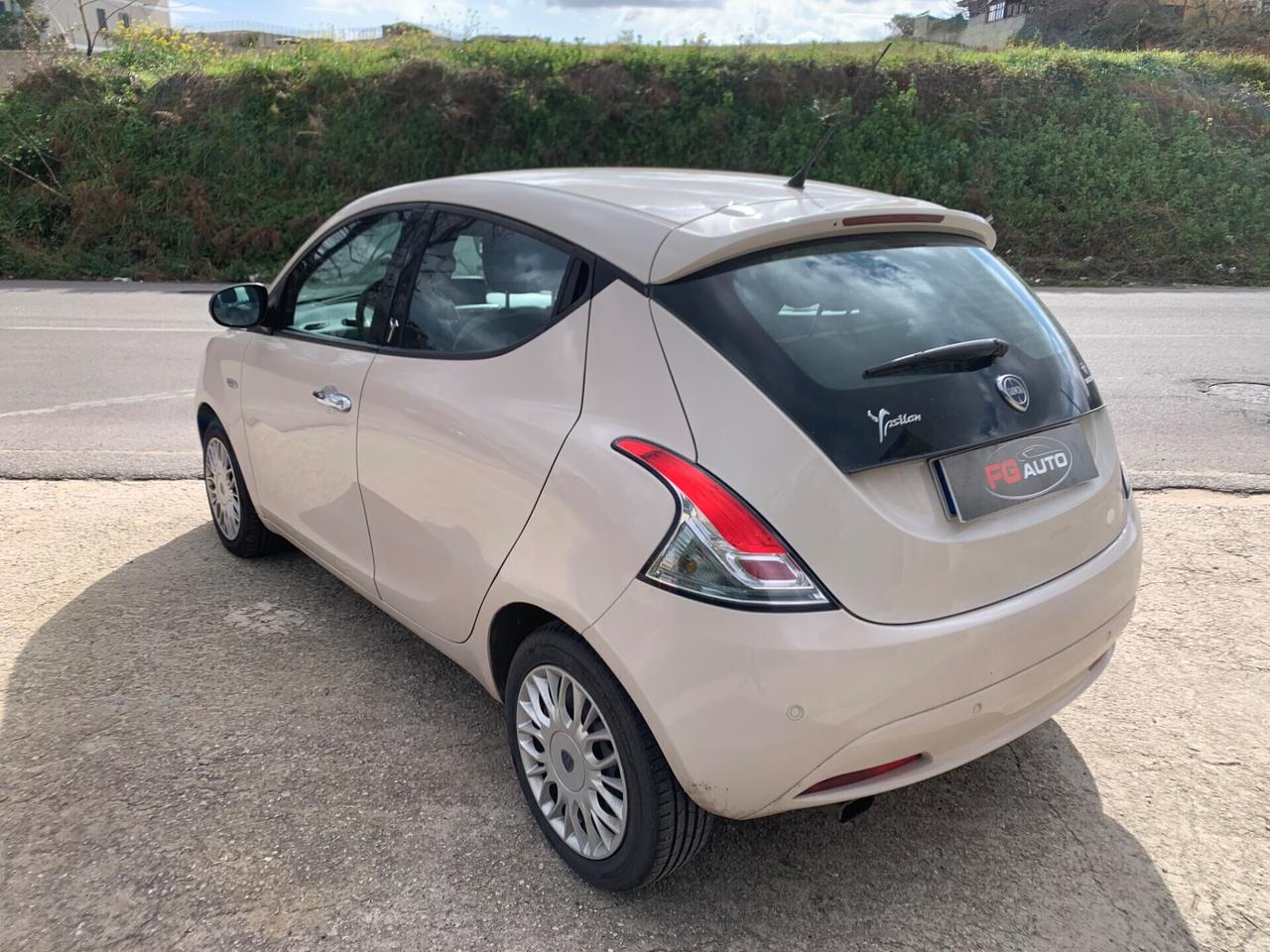 Lancia Ypsilon 1.2 69 CV 5 porte Gold