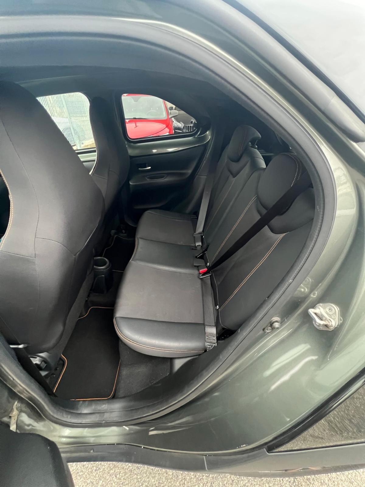 Toyota Aygo X 1.0 VVT-i 72 CV 5 porte Lounge Air S-CVT