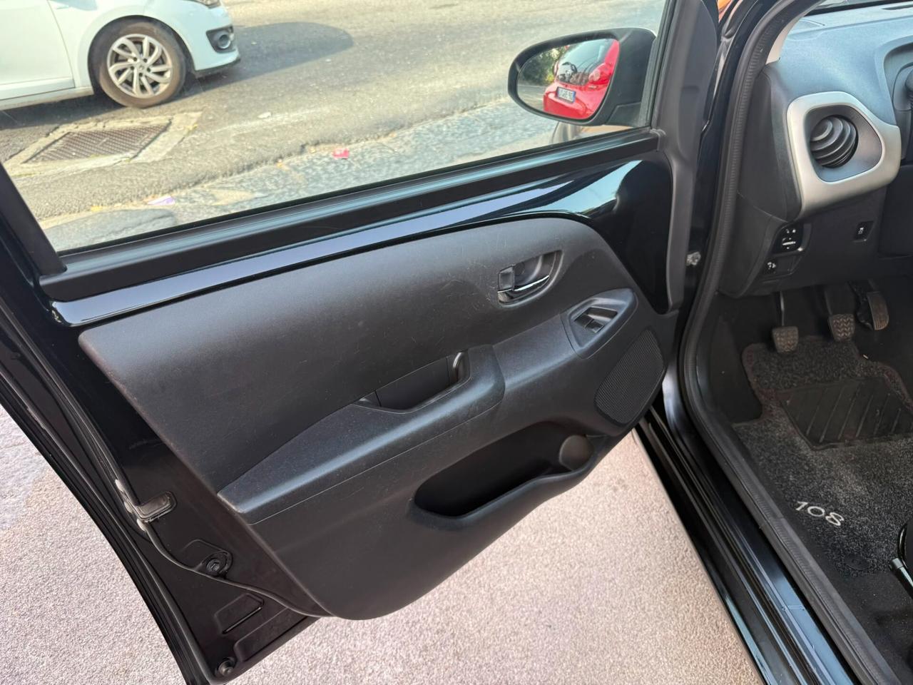 Peugeot 108 VTi 68 2014 garantita
