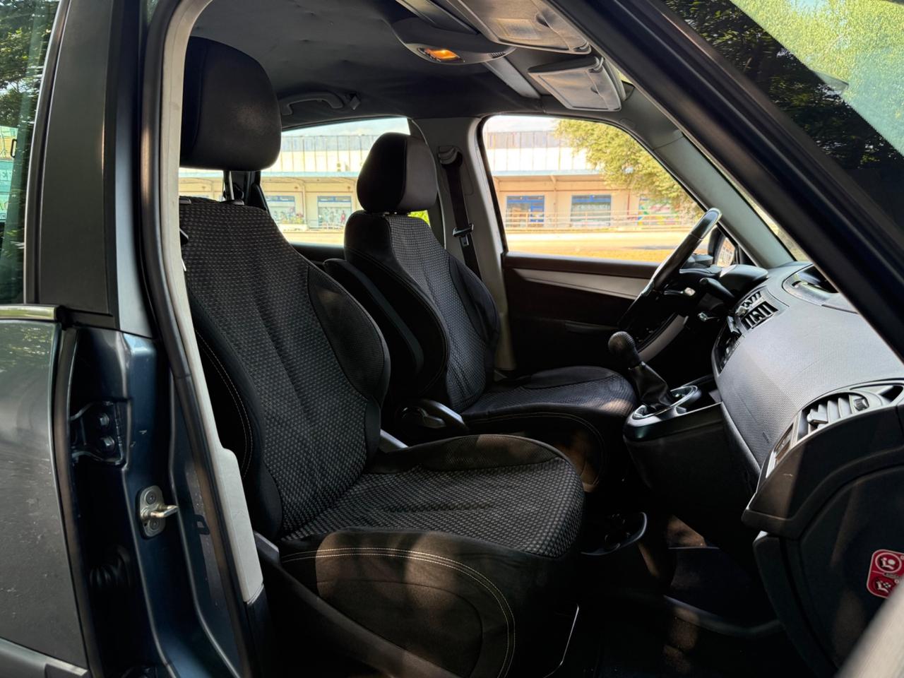 Citroen C4 Picasso 1.6 e-HDi 110 Exclusive Full