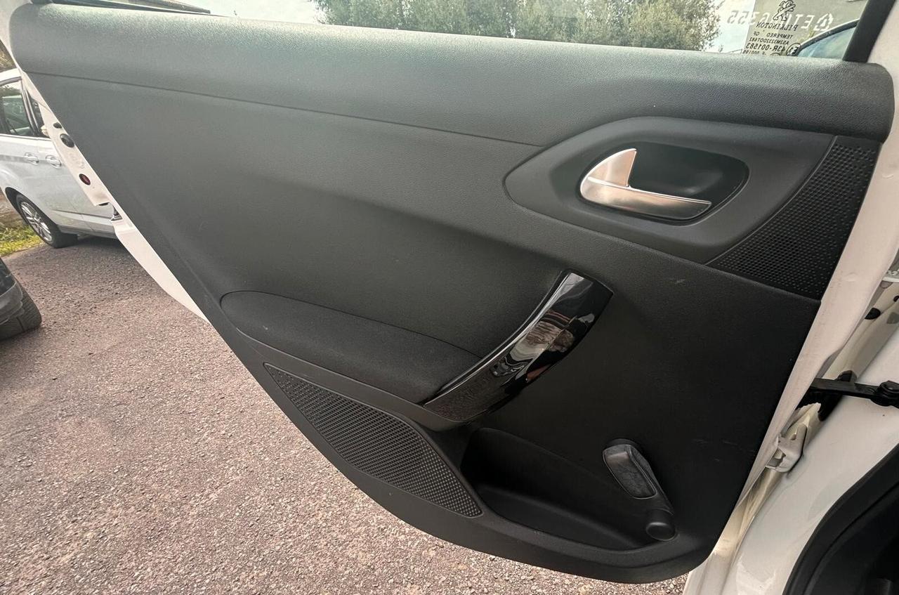 Peugeot 208 1.4 HDi 68 CV 5 porte Active