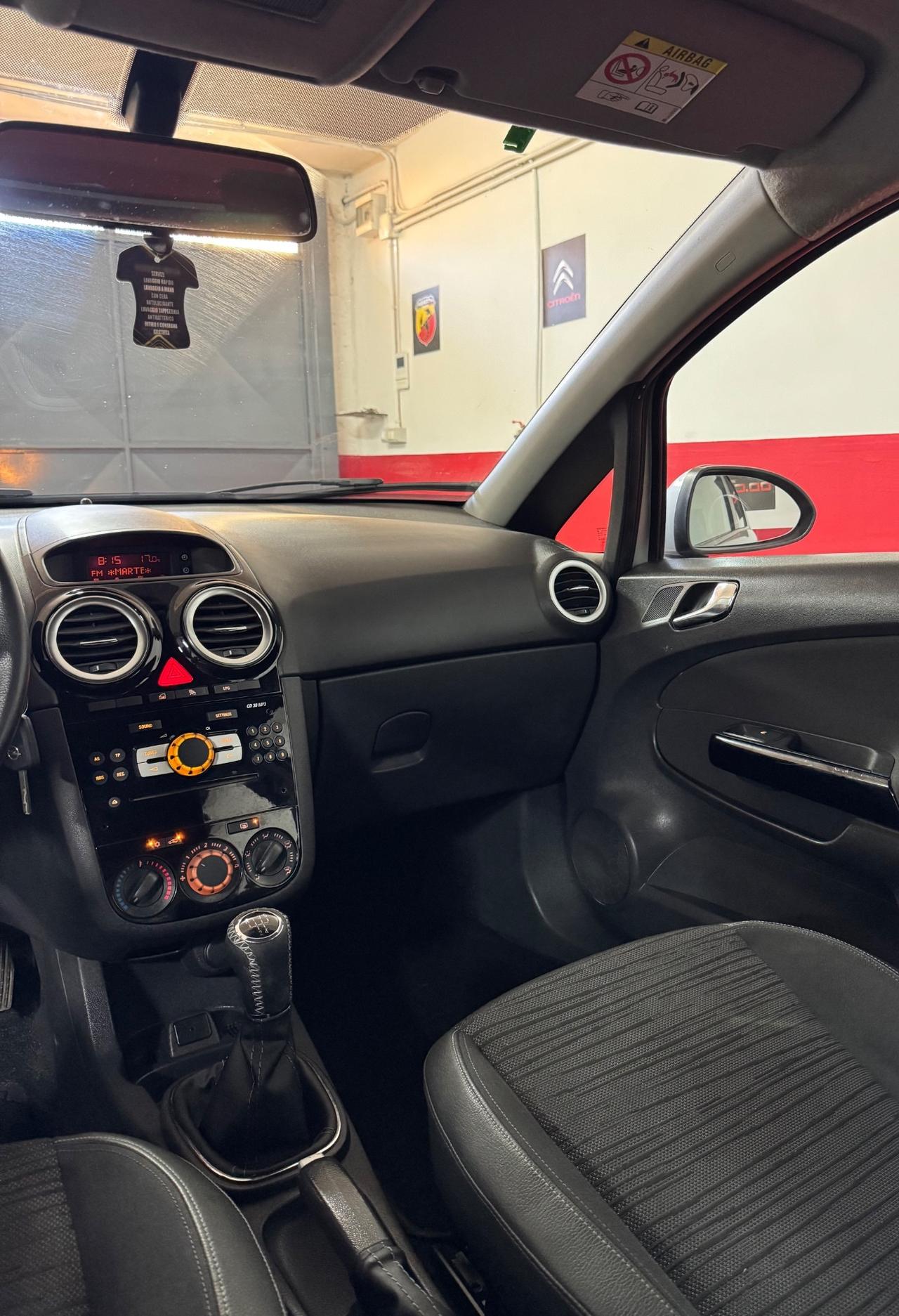 Opel Corsa 1.2 85CV 5 porte GPL-TECH Edition