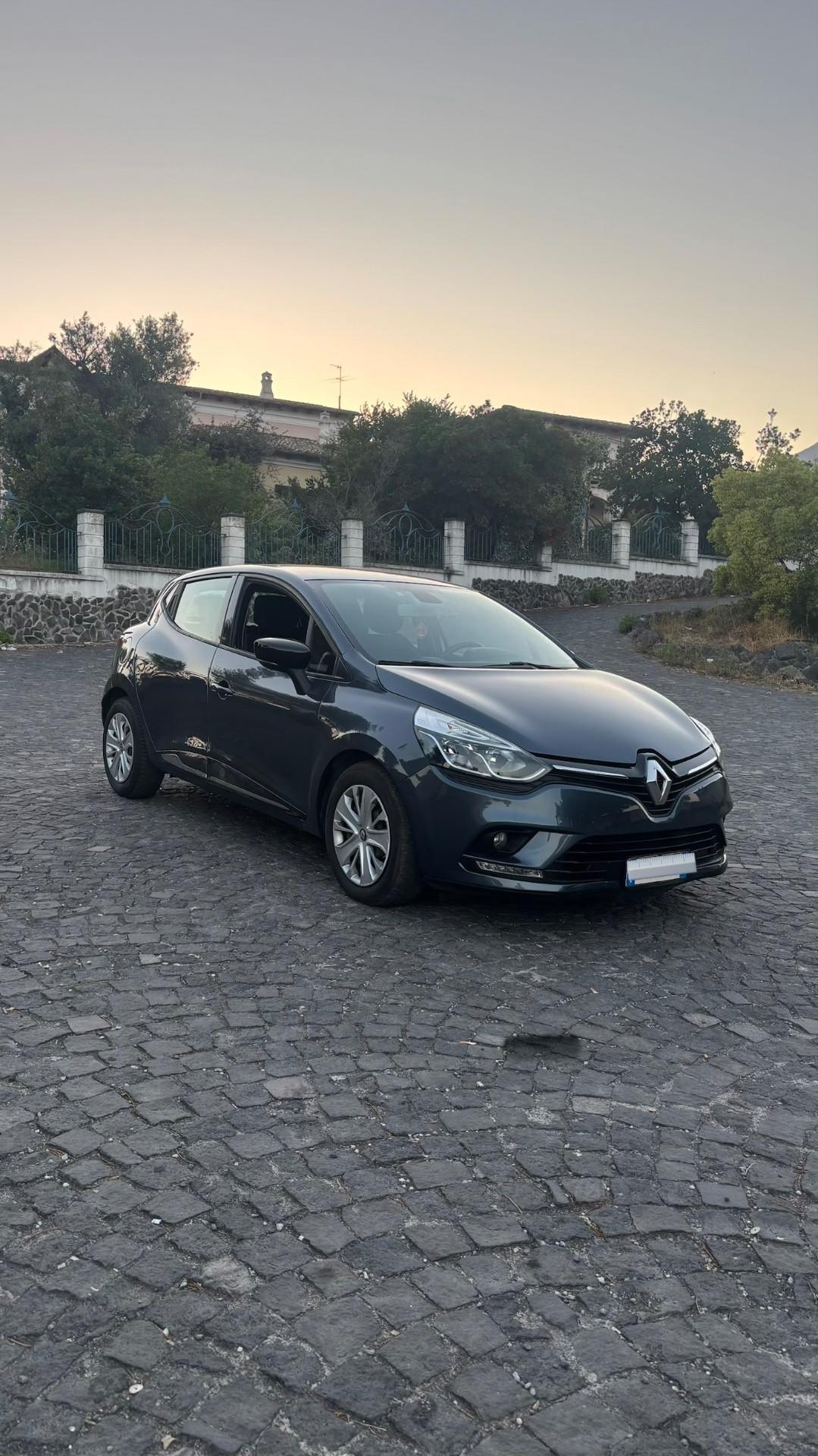 Renault Clio dCi 8V 75 CV 5 porte Moschino Life