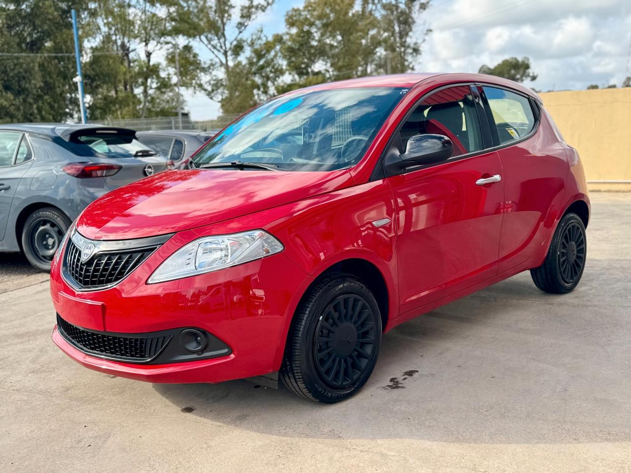 Lancia Ypsilon 1.0 FireFly 5 porte S&S Hybrid Silver Plus