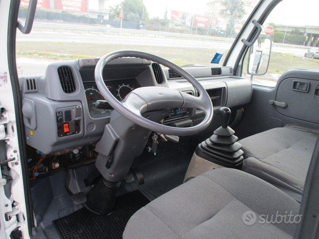 Nissan Cabstar 3000 TDI GRU STERN 025 4 SFILI+CAS