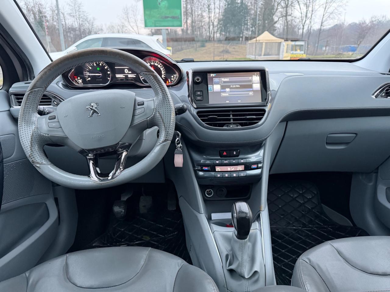 Peugeot 208 PureTech 82 5 porte Allure