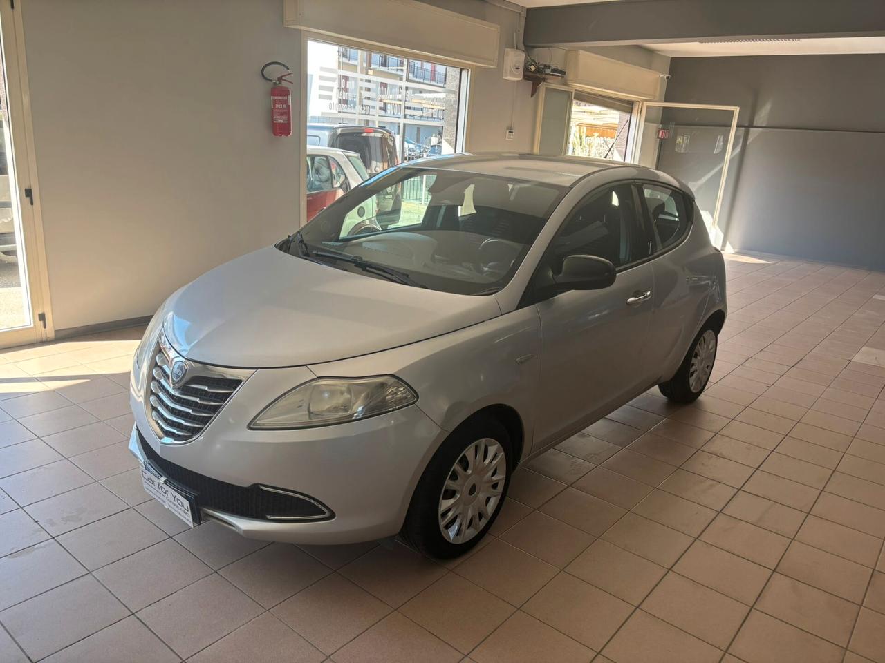 Lancia Ypsilon 1.2 69 CV 5 porte S&S Silver