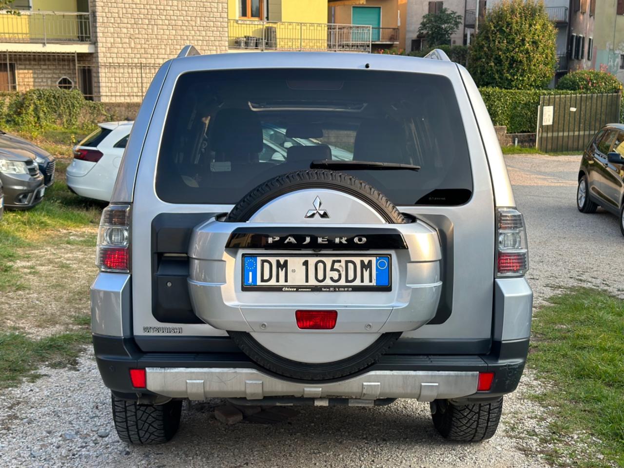 Mitsubishi PAJERO 3.2 DI-D 7POSTI TETTO 16V 5P INSTYLE