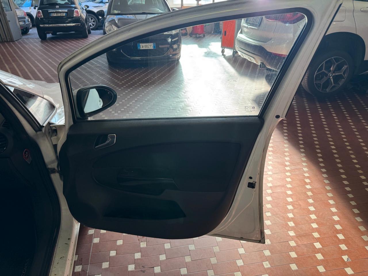 Opel Corsa 1.2 5 porte Cosmo - IDEALE PER NEOPATENTATI
