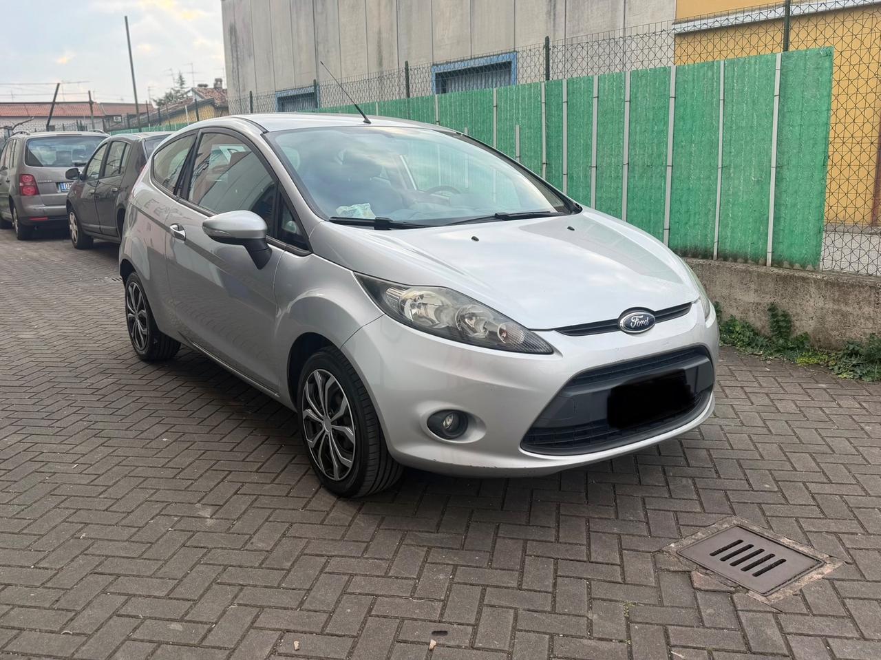 FORD FIESTA 1.2 BENZINA – EURO 5 – OK NEOPATENTATI – IDEALE PRIMA AUTO