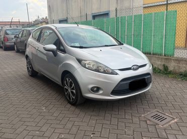 FORD FIESTA 1.2 BENZINA – EURO 5 – OK NEOPATENTATI – IDEALE PRIMA AUTO