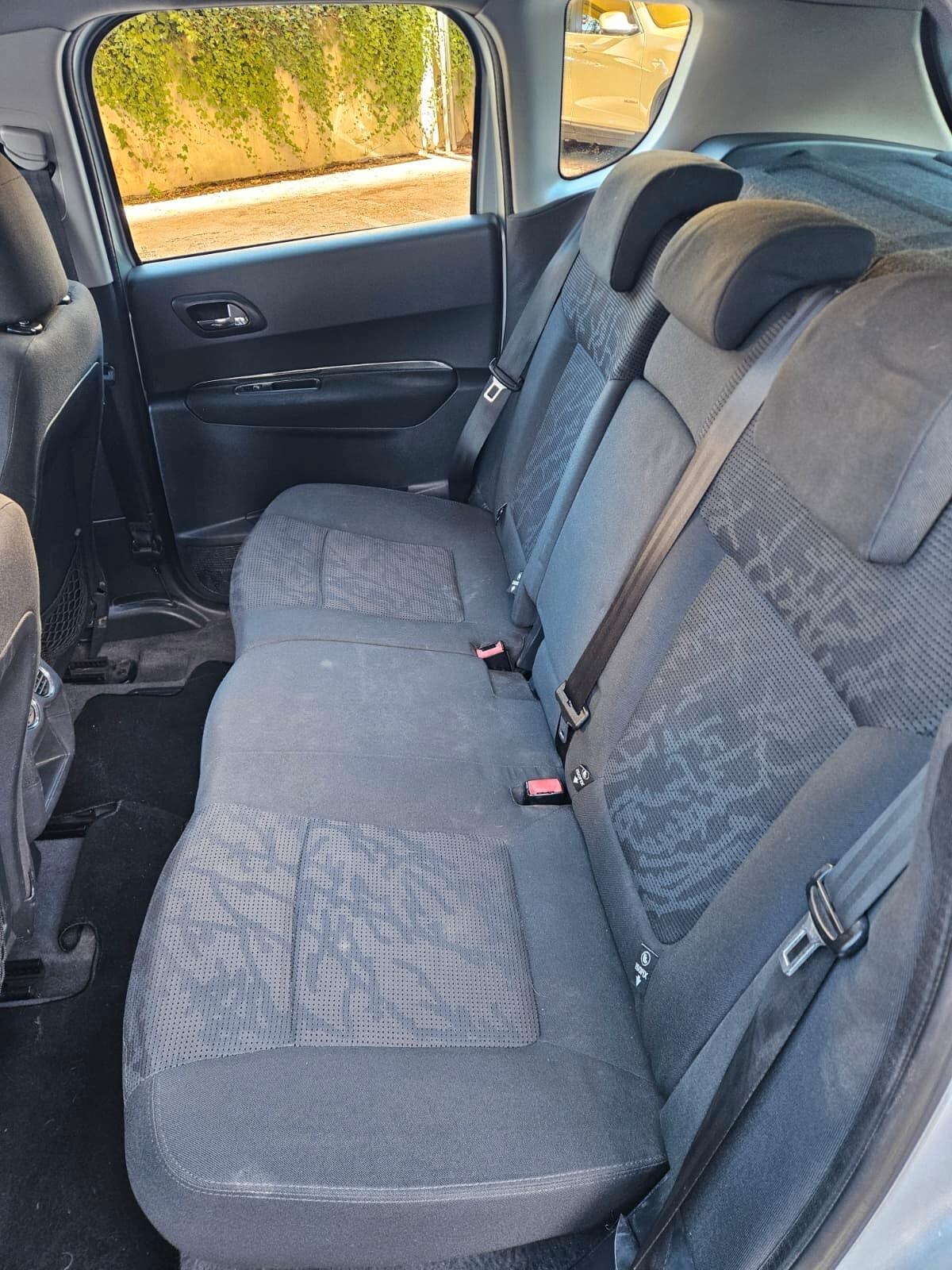 Peugeot 3008 1.6 HDi 115CV Allure