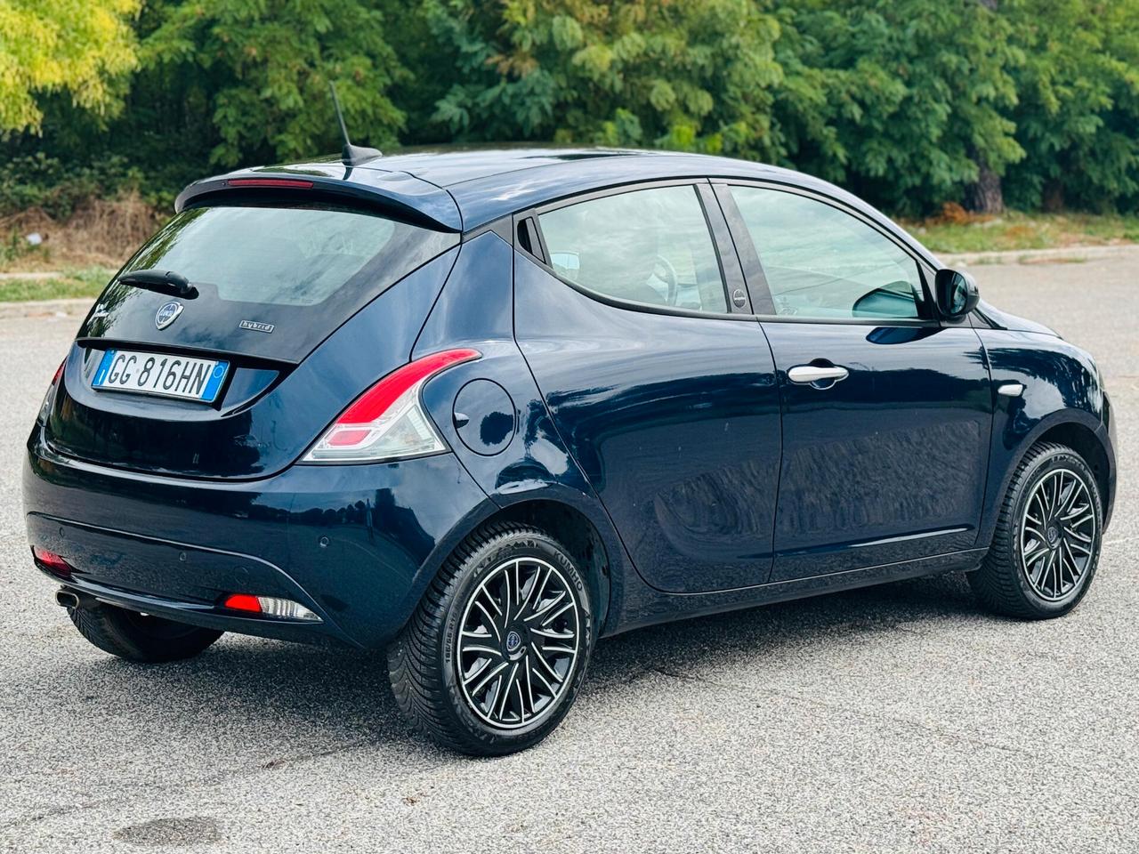 Lancia Ypsilon 1.0 FireFly 5 porte S&S Hybrid Ecochic Gold -TUA SENZA VINCOLI-