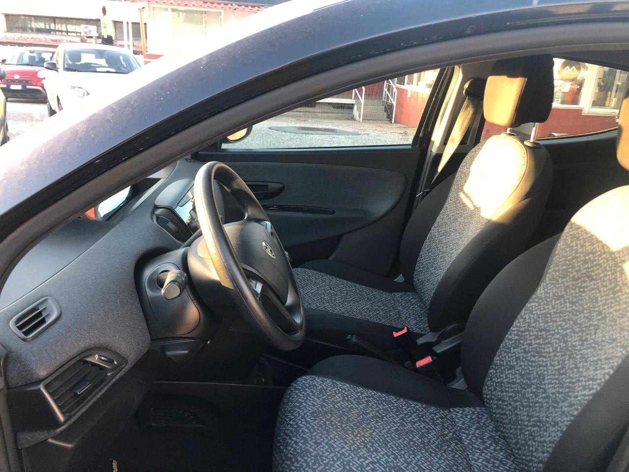 Lancia Ypsilon 1.0 FireFly 5 porte S&S Hybrid PROMO FINANZIAMENTO