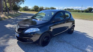 Lancia Ypsilon 1.2 69 CV 5 porte GPL Ecochic Monogram