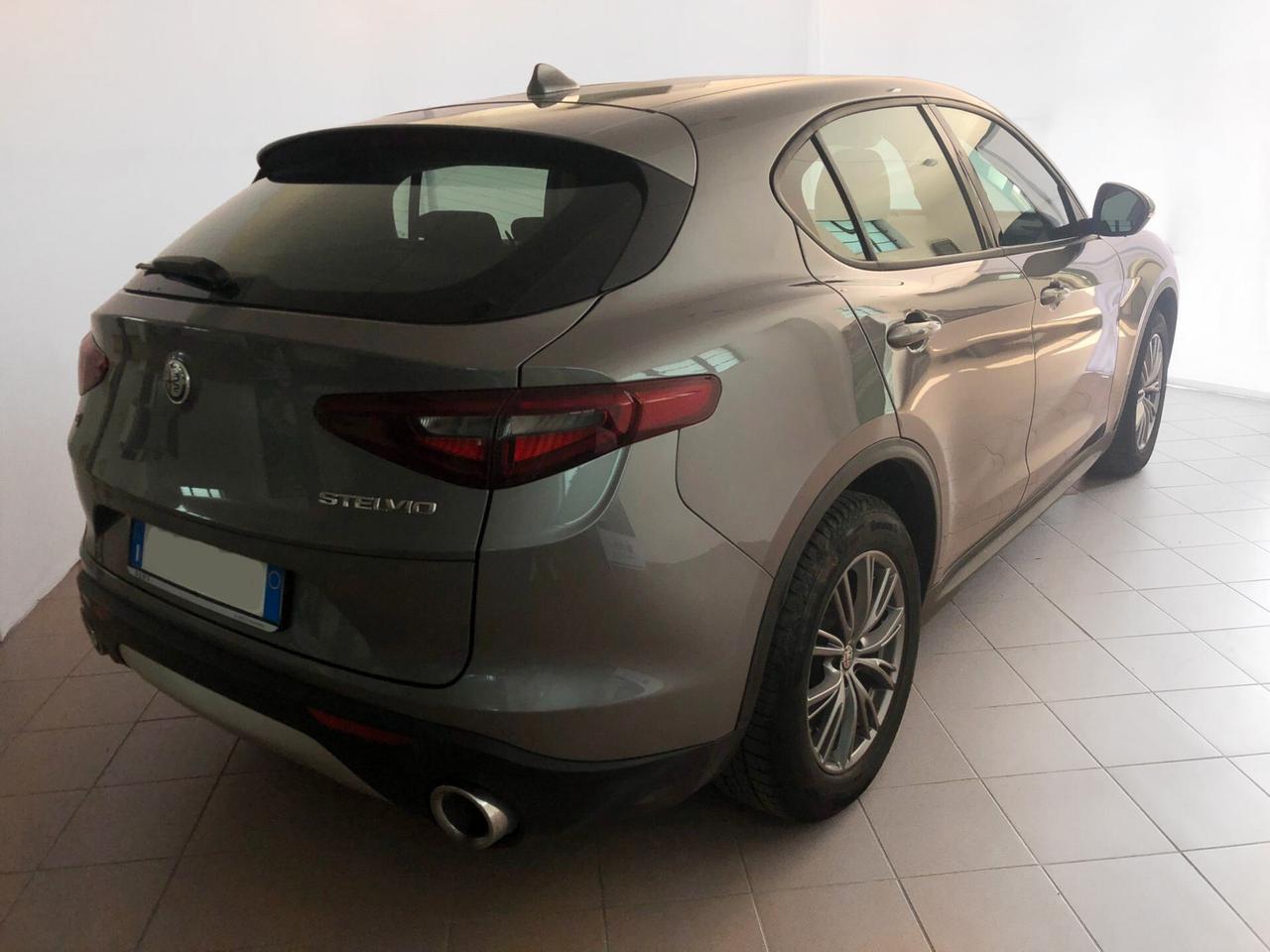 Alfa Romeo Stelvio 2.2 Turbodiesel 160 CV AT8 RWD Business