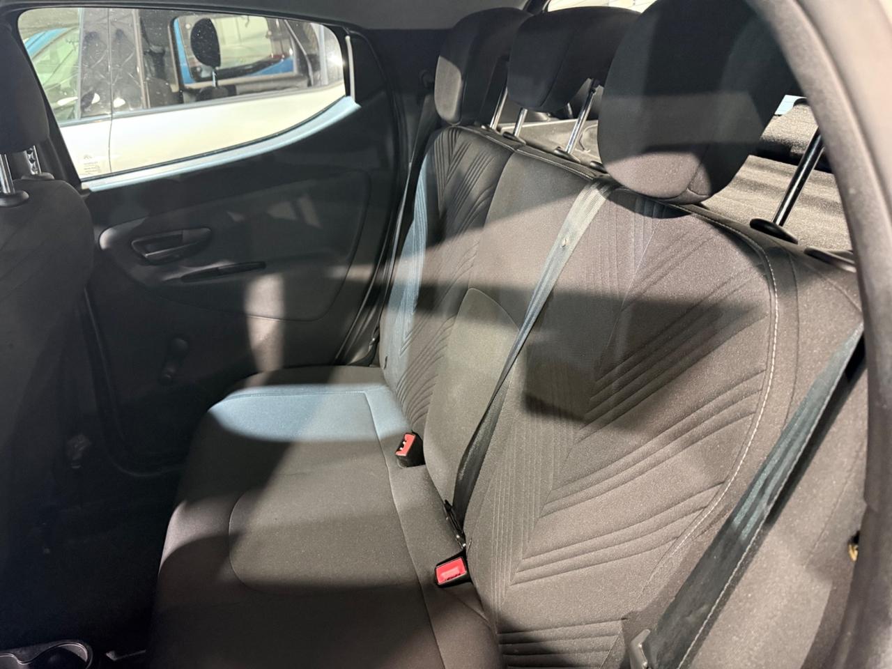 Lancia Ypsilon 1.0 FireFly 5 porte S&S Hybrid Ecochic UnYca