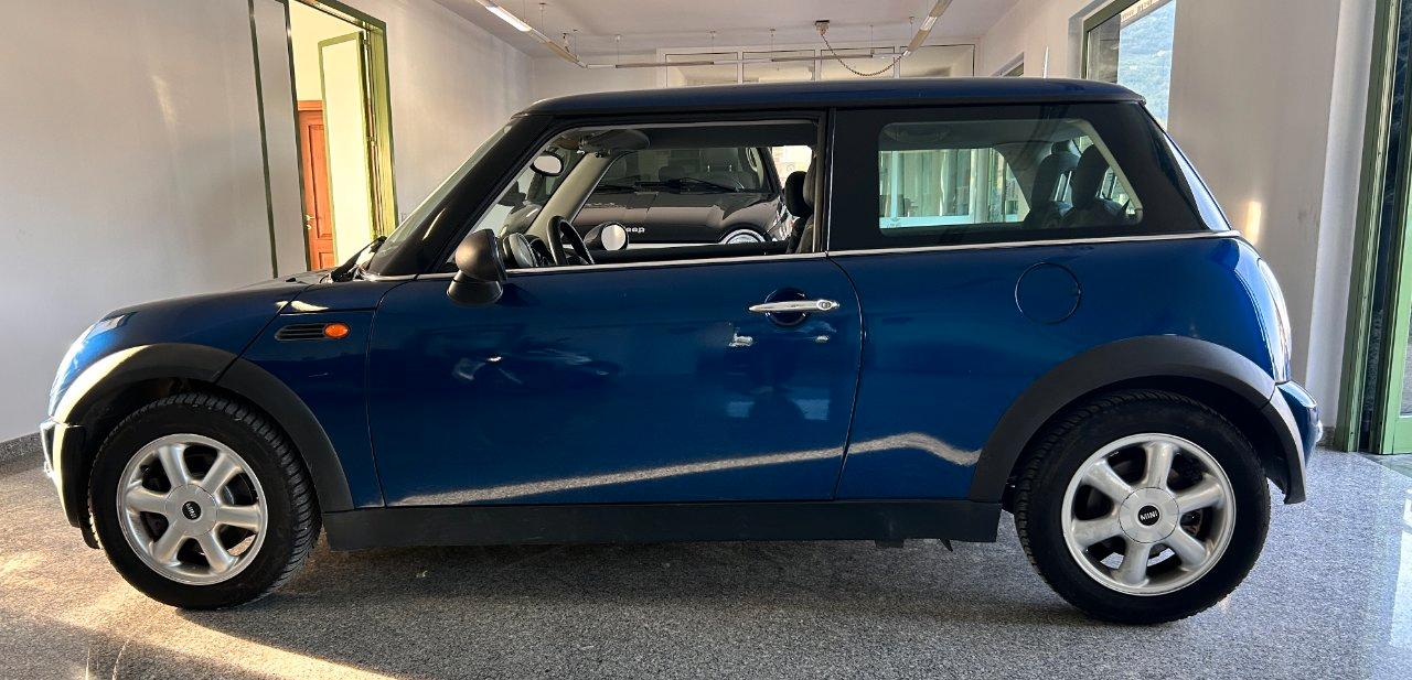 Mini 3 Porte One 1.6 c/clima