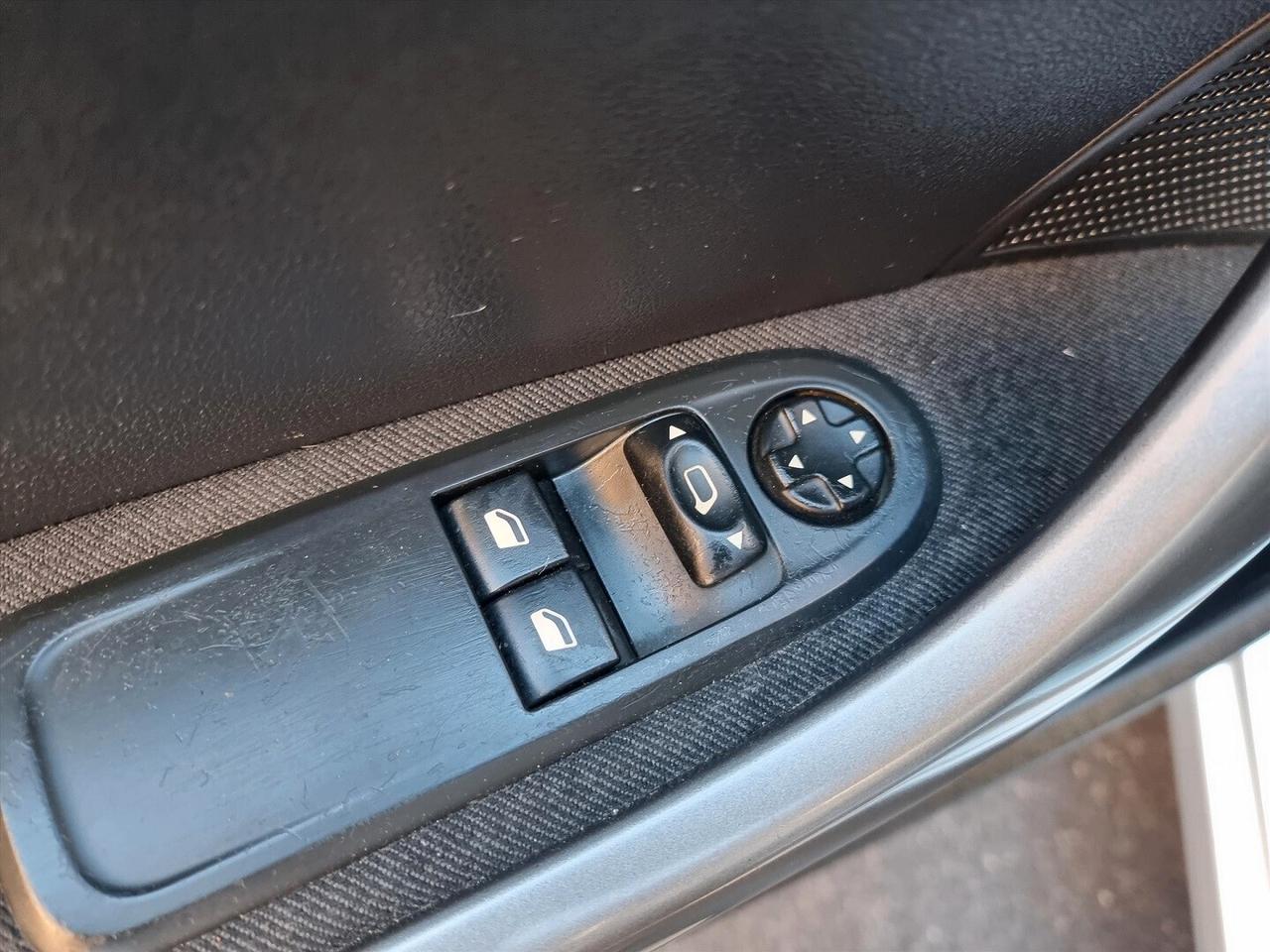Peugeot 308 1.6 HDi 110CV SW Ciel Féline