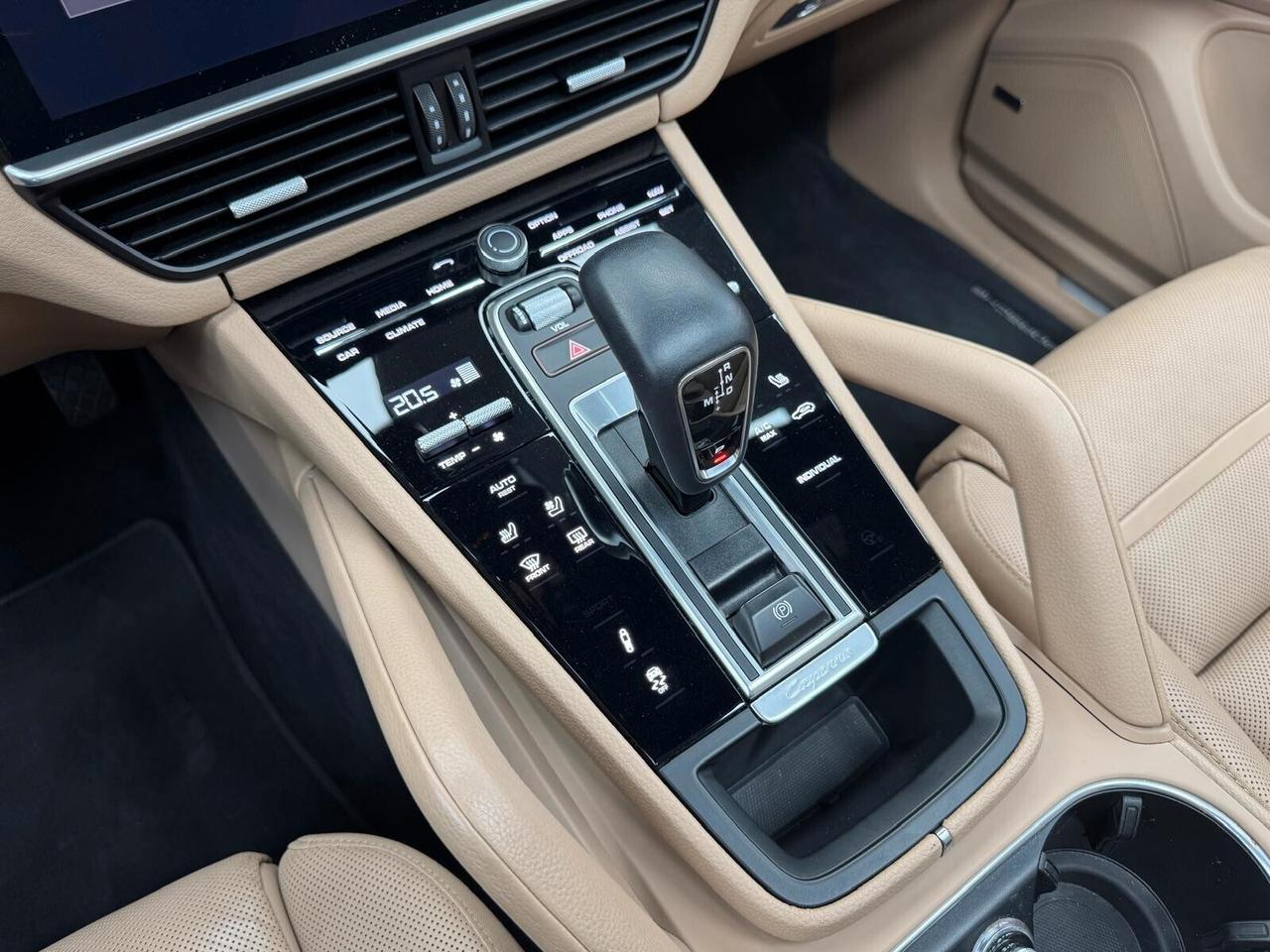 Porsche Cayenne 3.0 V6 E-Hybrid Platinum Edition (119)