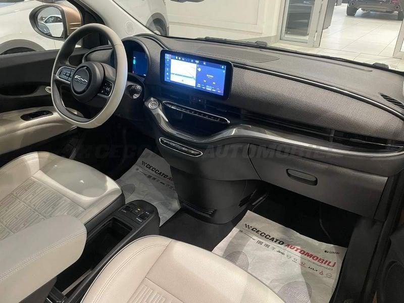 FIAT 500 500e 3+1 42 kWh La Prima