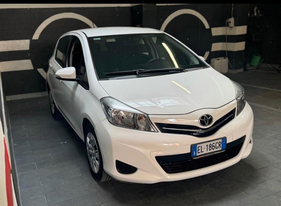 Toyota Yaris 1.0 5 porte Lounge