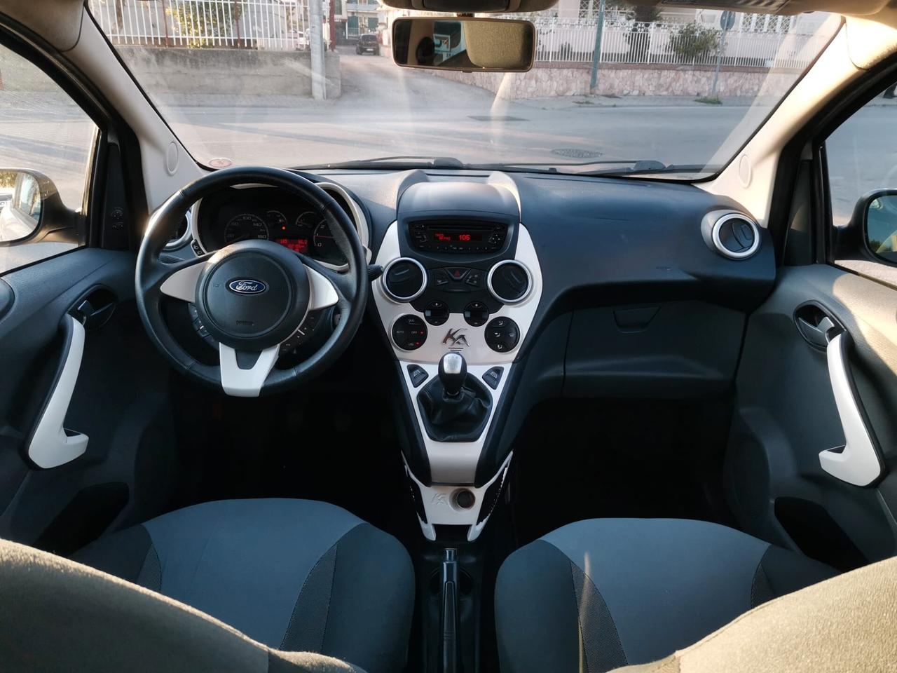 Ford Ka 1.2 8V 69CV Titanium