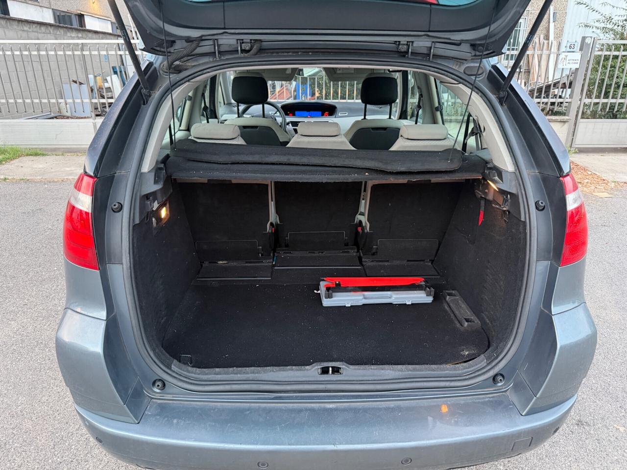 CITROEN C4 2.0 DIESEL AUTOMATICO PER COMERCIANȚI
