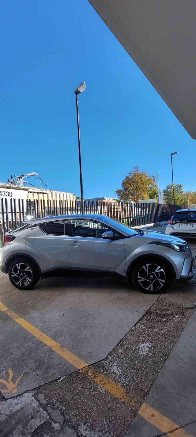 TOYOTA C-HR 1.8 Hybrid E-CVT Trend