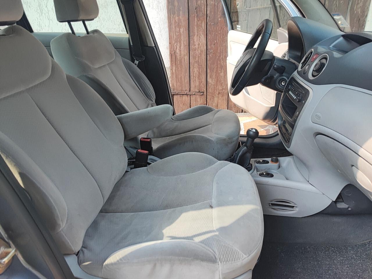 Citroen C3 1.6 110CV neopatentati 5 porte