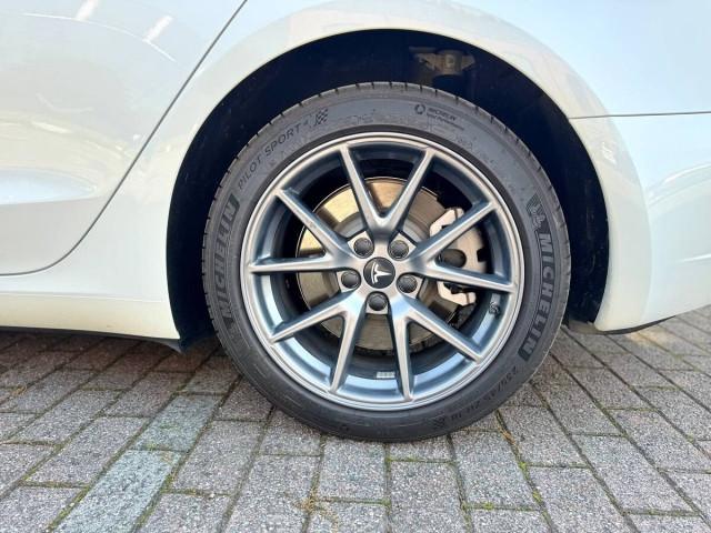 Tesla Model 3 Standard rwd Plus